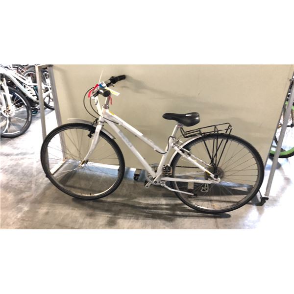 WHITE JAMIS COMMUTER 6 SPEED CRUISER BIKE