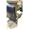 Image 2 : BLACK MID-BACK EXECUTIVE CHAIR (COSMETIC DAMAGE)