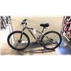 Image 1 : GREY TREK MARLIN 5 FRONT SUSPENSION, 21 SPEED MOUNTAIN BIKE