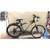 Image 2 : GREEN/BLACK GIANT XTC 750 FRONT SUSPENSION, 24 SPEED MOUNTAIN BIKE - NO FRONT BRAKE