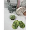 Image 2 : Assorted Bunny Decor