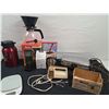 Image 1 : Assorted Kitchen Gadgets