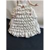Image 2 : Lace Figure