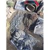 Image 8 : Large Tote Assorted Christmas Decorations & Decor