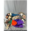 Image 1 : Venetian Mask Hanging & 4 Vintage Puppets - 3 Hand, 1 Marionette