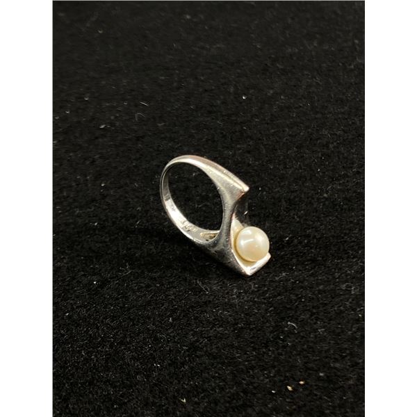 925 Sterling Silver w/ Genuine Pearl Ring