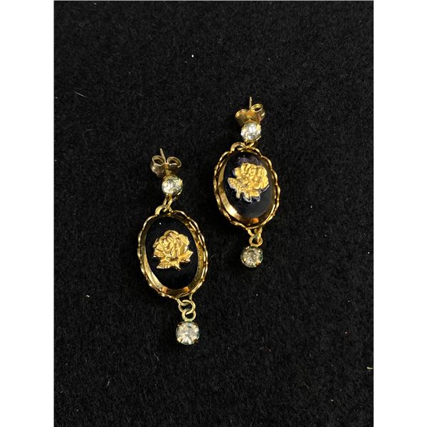 Pair of Vintage Dangle Earringsw w/ Rose