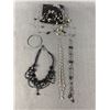 Image 1 : 3 Pretty Necklaces & Matching Jewelry Set