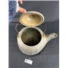 Image 2 : Vintage 1920s Wagner Colonial Tea Kettle