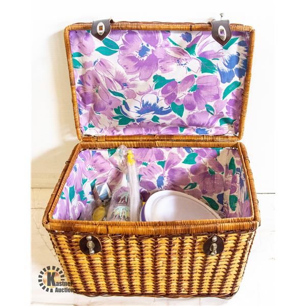 VINTAGE WICKER PICNIC BASKET WITH PLASTIC DISHES