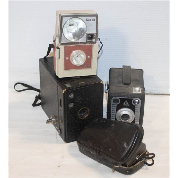 ANTIQUE BOX CAMERAS/HAWKEYE/VIEWMASTER LOT