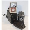 Image 1 : ANTIQUE BOX CAMERAS/HAWKEYE/VIEWMASTER LOT