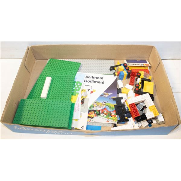 VINTAGE LEGO ASSORTED PIECES