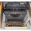 Image 1 : 1940'S UNDERWOOD TYPE WRITER MADE IN CANADA