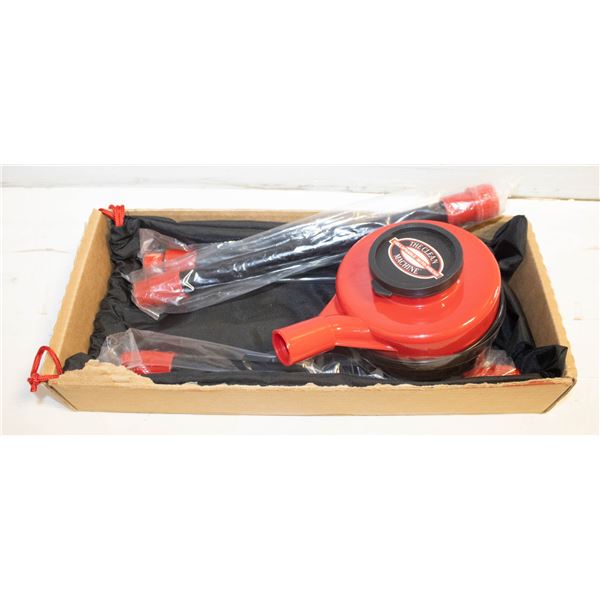 "THE CLEAN MACHINE" AUTO BRUSH IN CARRY BAG NEW