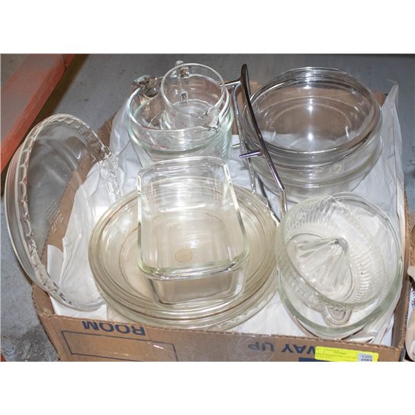 PYREX BAKEWARE- LOT OF 14 PIECES ASST.