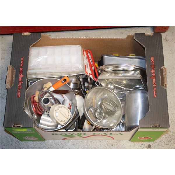 VINTAGE KITCHEN GADGETS/UTENSILS- BOX LOT