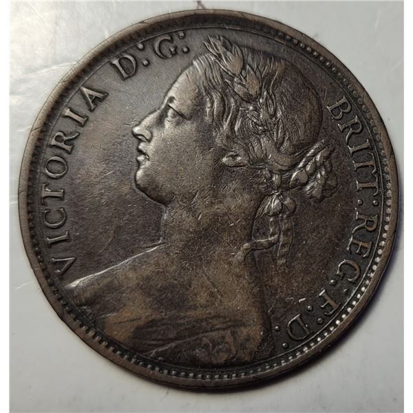 4)  BRITISH QUEEN VICTORIA 1877 ONE PENNY COIN.