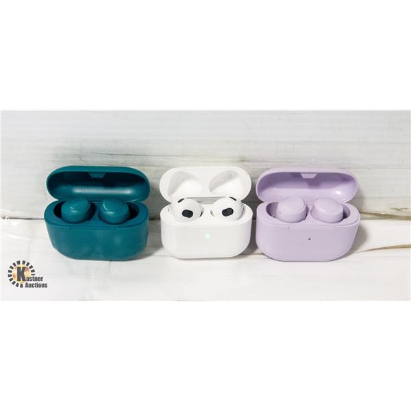 3 SETS OF IN EAR HEADPHONES WITH CHARGING CASES