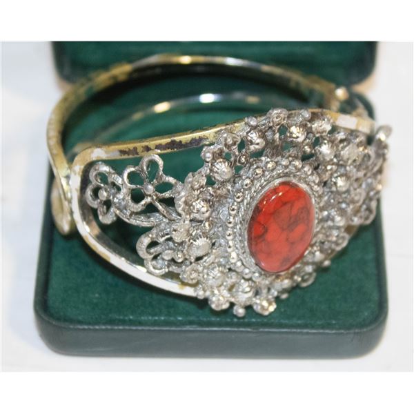 ESTATE VINTAGE LARGE CUFF BRACELT-ESTATE