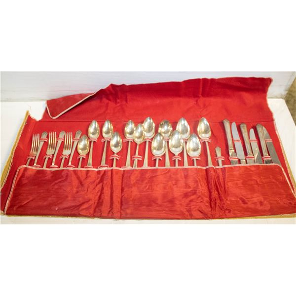 ANTIQUE 26 PIECE SILVER CUTLERY SET IN CASE THAT F