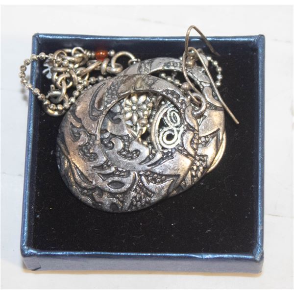 ESTATE HALLMARKED 925 SILVER GARNET NECKLACE &