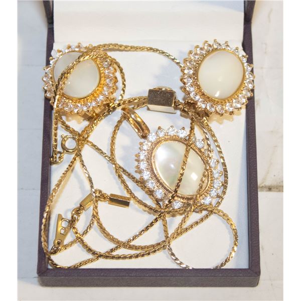 ESTATE HALLMARKED NECKLACE & EARRINGS IN BOX