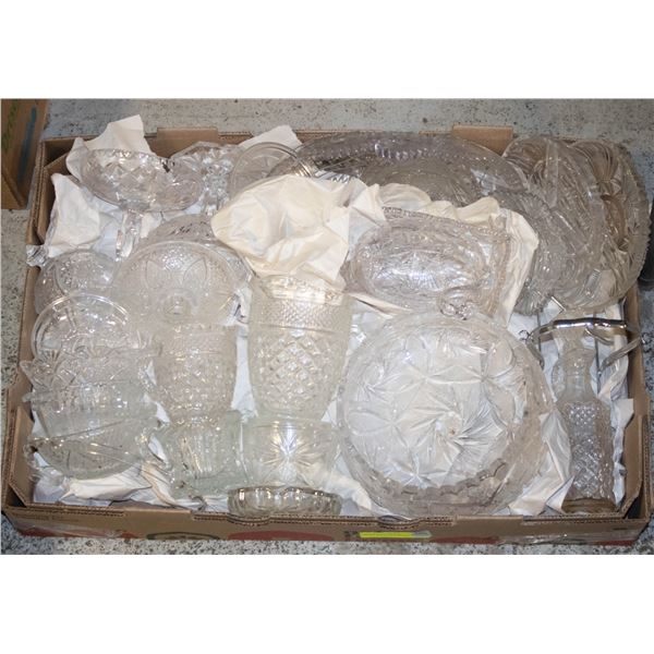 CRYSTAL/GLASS- BOX LOT ASSORTED- 22 PIECES