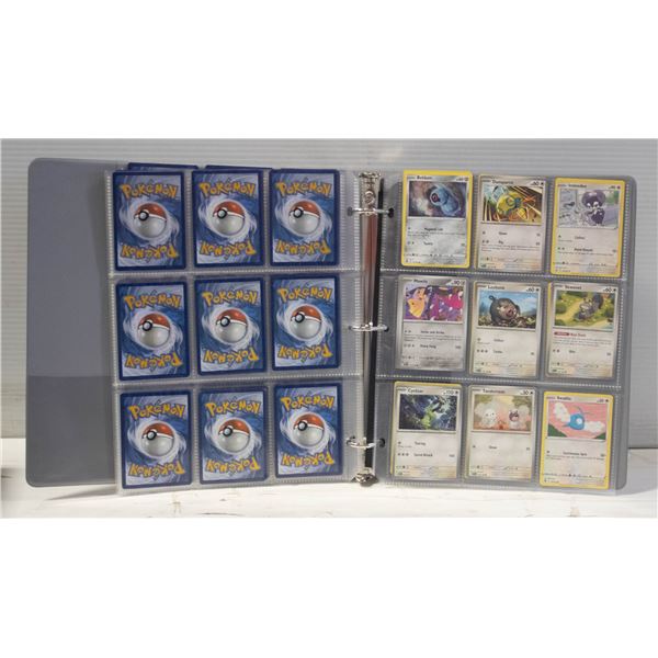 BINDER POKEMON COLLECTOR CARDS