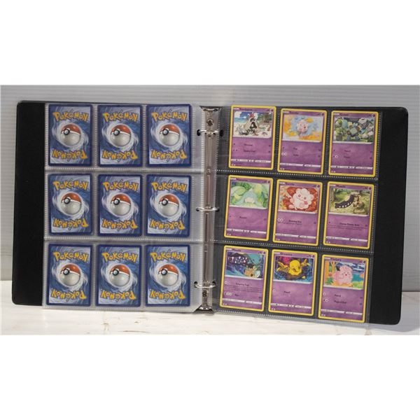 BINDER POKEMON COLLECTOR CARDS