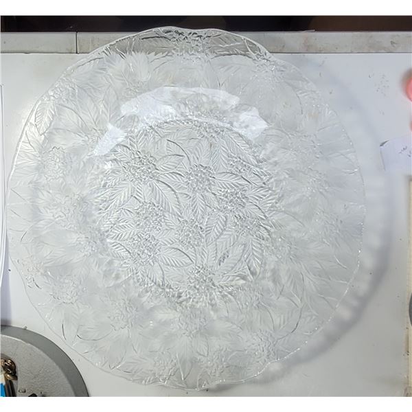 1)  CLEAR GLASS WITH EMBOSSED FLOWERS 14.5" DIAME