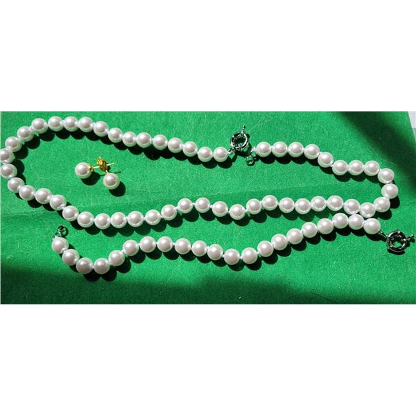 17)  NATURAL WHITE PEARL 7.5" BRACELET, STUD EARR