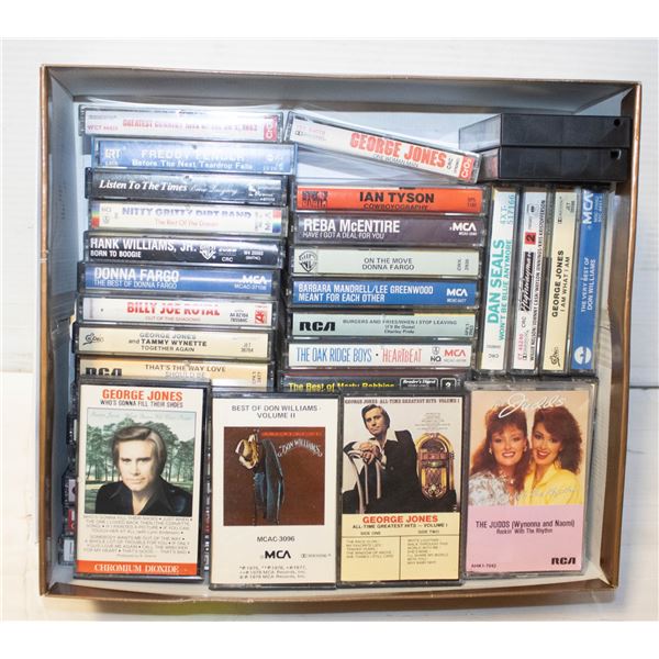 LOT OF 40 COUNTRY MUSIC CASSETTES ? GEORGE JONES,