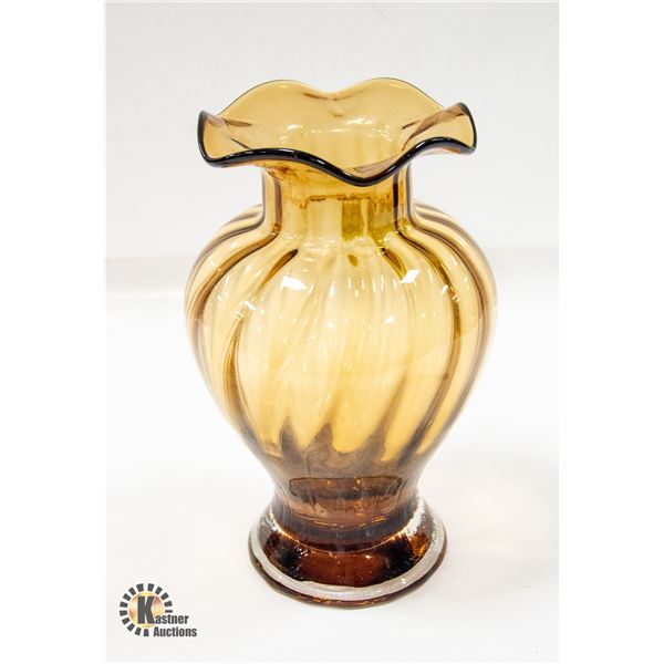 9.5 INCH TALL AMBER CALA-LILY ART GLASS VASE