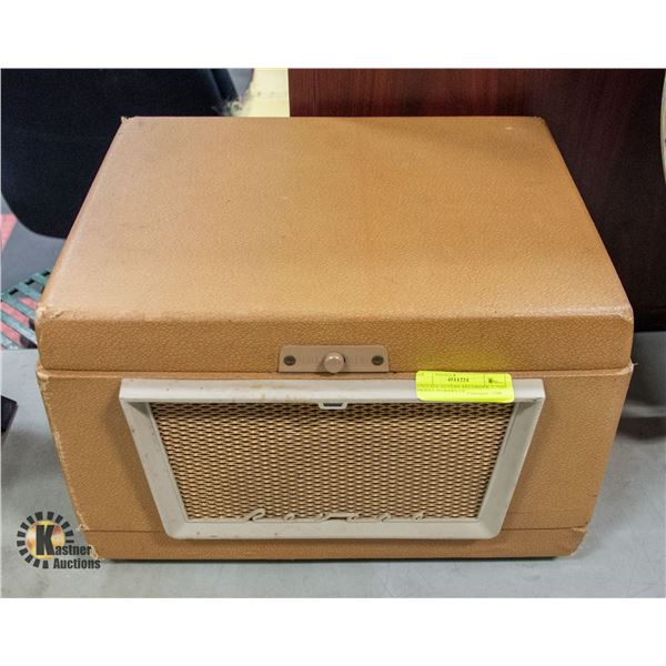 VINTAGE REVERE RECORDER T-700D MODEL POWERS UP