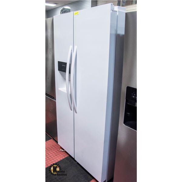FRIDGIDAIRE WHITE SIDE X SIDE FRIDGE W/ WATER &