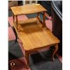 Image 1 : VINTAGE SOLID WOOD SIDE TABLE 19" X 28" X 26"