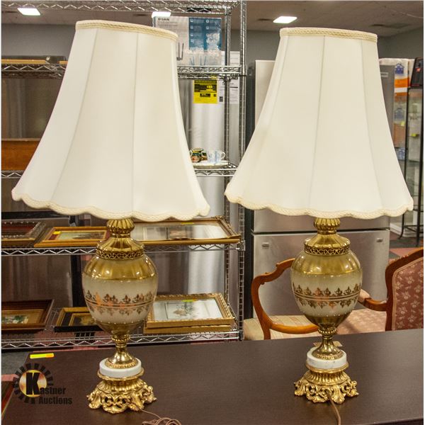 2 VINTAGE CASED GLASS LAMPS. METAL MARBLE BASE