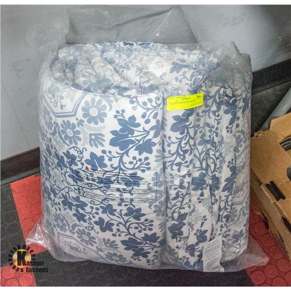 QUEEN COMFORTER (NEW)