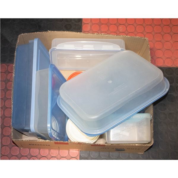 COLLECTION OF TUPPERWARE AND RUBBERMAID