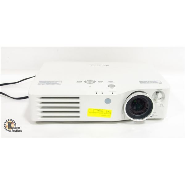 PANASONIC PT-AX200U PROJECTOR