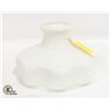 Image 1 : VINTAGE MILK GLASS LAMP SHADE