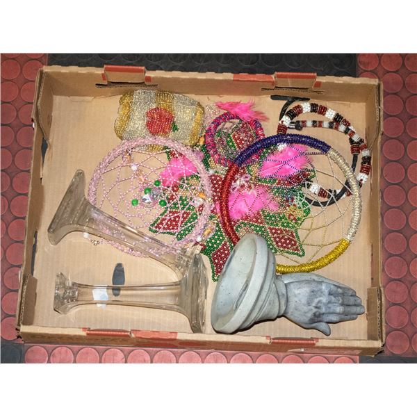 FLAT WITH A VARIETY OF NATIVE BEADED DREAM