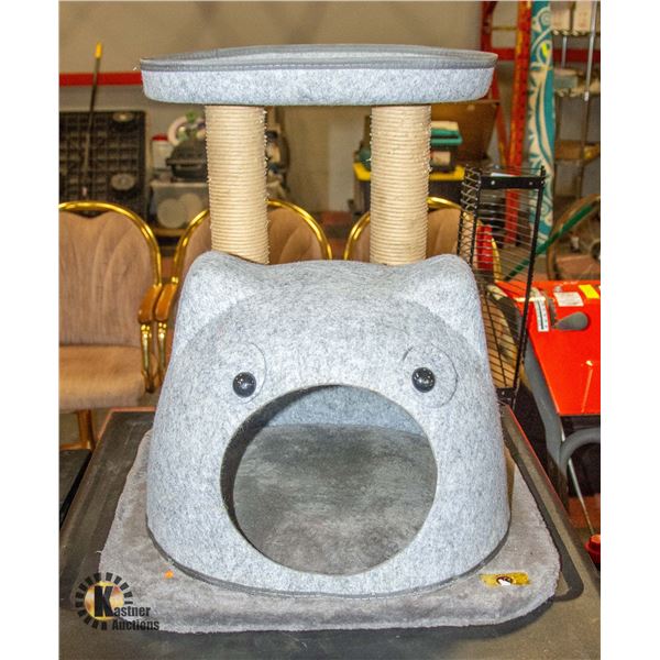 USED CAT HOUSE/SCRATCHER