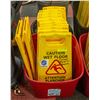 Image 1 : TOTE OF WET FLOOR SIGNS