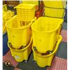 Image 1 : 4 RUBBERMAID MOP BUCKETS WITH ONE RINGER