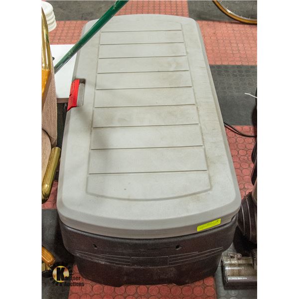 LARGE RUBERMAID LOCKABLE TRUNK