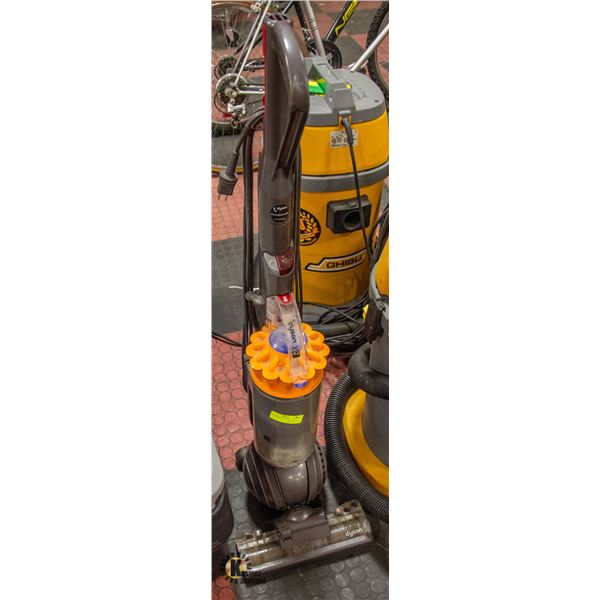 DYSON DC42 VACUUM