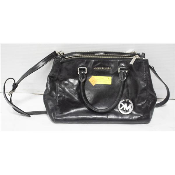 AUTHENTIC MICHAEL KORS BLACK LEATHER PURSE ESTATE