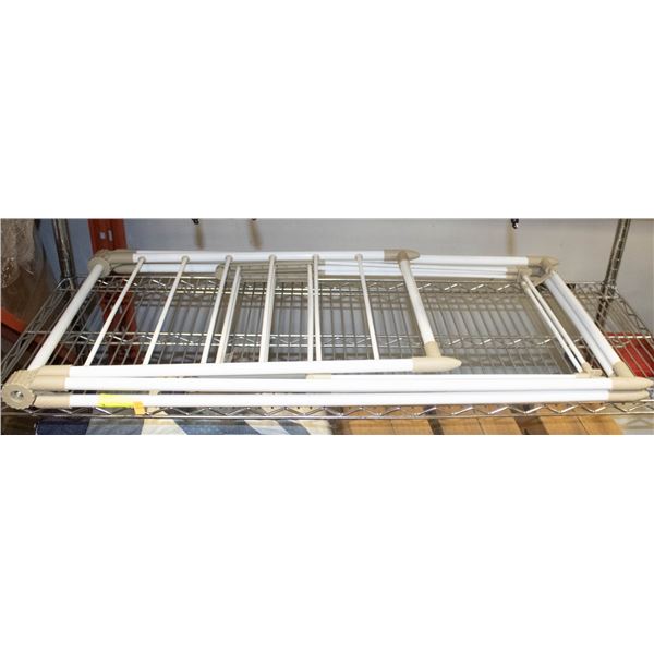 CLOTHES DRYING RACK